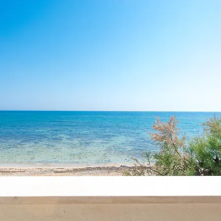 On The Beach Tatil Evi Torre Pali