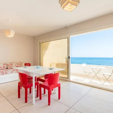 On The Beach Tatil Evi